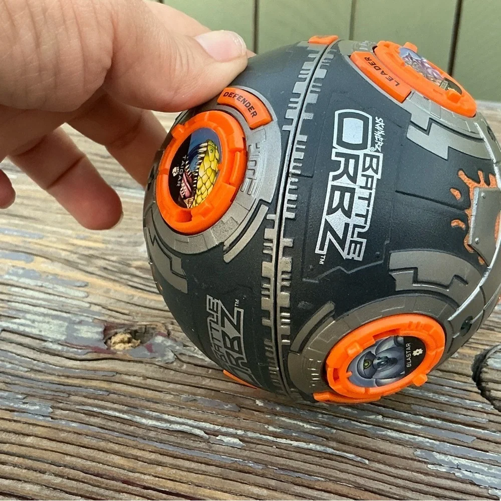 Skinners BATTLE ORBZ Electronic Handheld Game